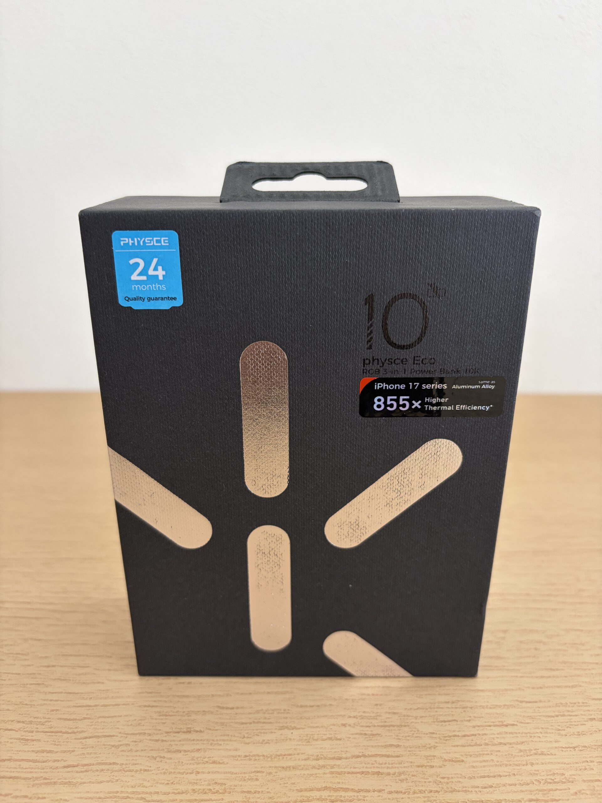 PHYSCE Eco RGB 3-in-1 Power Bank 10Kの外箱
